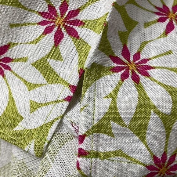 Mod Cloth Floral Linen Top - Picture 15 of 16